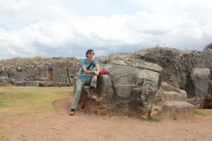Her Saksaywamanian throne
